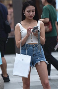 街头极品身材热裤美女FF006[1.13G]