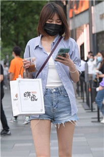 纤细美腿热裤小姐姐3A6923[1.93G]