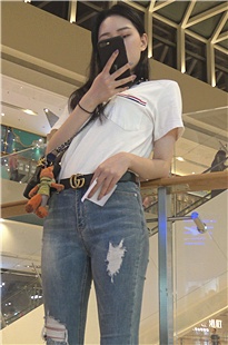 特级别身材的美女穿着紧身牛仔裤第四季JS349[3.29G]