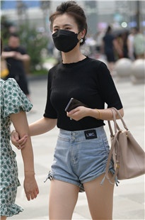 白皙大长腿少fu3A5664[1.69G]