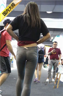 4K超清视频！性感包臀紧身蜜桃牛仔裤美女[MP4/3GB]