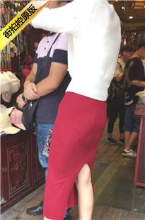 红色包臀长裙美女前面好鼓[347M/MOV]