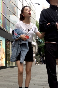 4K-短裙长腿街拍高跟美女DJ505[1.29G]