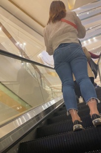 饱满翘屯牛仔少妇[660M]