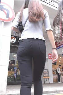 苗条紧致黑裤MM [192M/MP4]