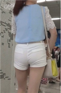 地铁出站的白裤MT特写[295M/AVI]