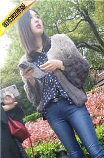 4K-高挑身材紧身牛仔裤翘臀长腿极品美女[786M/MP4]