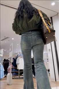 紧牛小姐姐身材好KL206[862M]