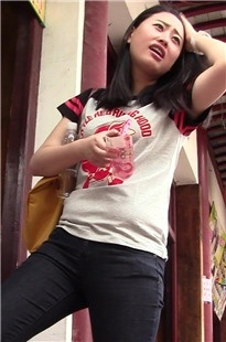 丰满紧臀牛仔裤美眉[348M/MTS]