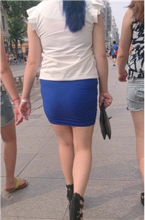 蓝色包臀美妇曲线诱惑[165M/MP4]