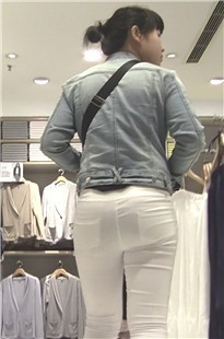 肉感十足的白色牛仔丰臀MM[296M/MTS]