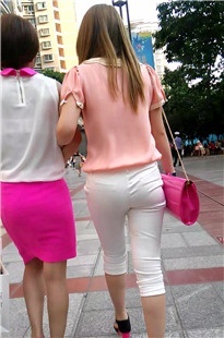 圆臀饱满白裤小MM[116M/MP4]