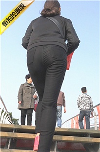 紧身打底裤小妹去宾馆[365M/MP4]