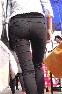 长腿紧身黑色铅笔裤美眉[458M/MTS]