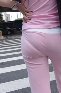 翘臀加粉红，无法抗拒的诱惑[108M/MP4]