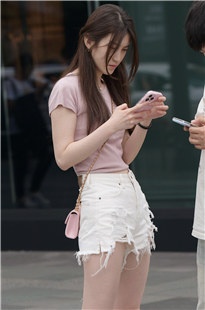 白皙美腿热裤3A6075[1.3G]