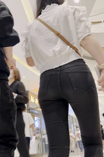 小姐姐的牛仔裤紧出内痕KL111[1.27G]