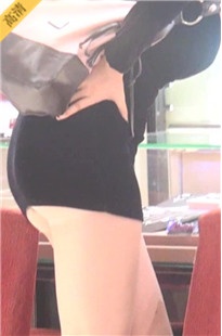 黑色包臀短裙美眉，腿好滑[92M/MP4]