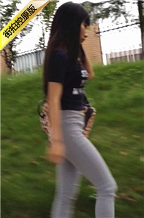 公交上面的紧裤美臀[1004M/MOV]