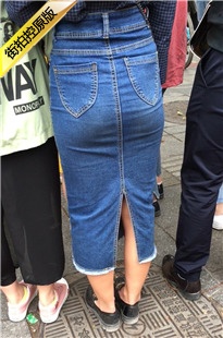 街拍牛仔长裙圆润翘臀美眉[138M/MOV]