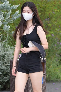 白皙美腿热裤女孩3A5661[1.01G]