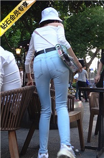 4K-极品包臀牛仔裤长腿街拍美女DJ123[590M]