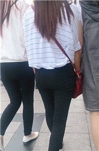 三人行，必有黑裤小妹[124M/MP4]