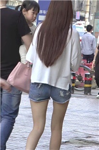 风格迥异的三个美女你喜欢哪个[109M/MP4]