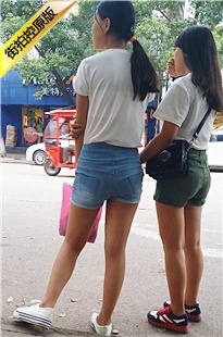 渐变色热裤帆布鞋美眉在等车[358M/MP4]