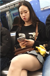 丝袜街拍美女[289M]