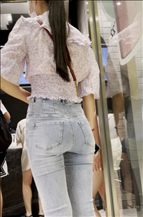 小姐姐的蜜桃屯很翘很翘KL043[666M]