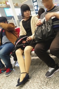 4K-街拍肉丝高跟可爱妹子[716M/MP4]