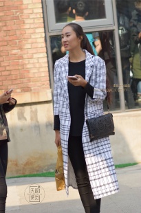 二位性感时尚娇翘动人－12张