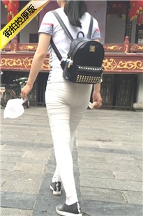 街拍微透紧身白裤显内裤美眉丰满大臀[791M/MOV]