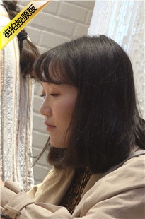 4K-性感短发MM在就餐[698M/MP4]