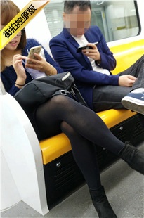 地铁黑色SWOLMM[577M/MP4]