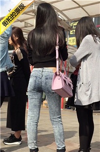 极品牛仔裤圆润翘臀长发妹子[162M/MOV]