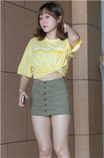 绿色短裙女孩MJ2753