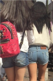 热裤小萝莉，PP鼓鼓的[279M/MP4]