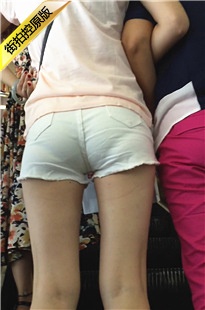 上电梯的小白短的MM[396M/MOV]