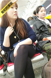 4K-黑色SW粗壮大腿丰满女子[801M/MP4]