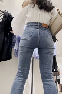 气质长腿紧牛美女KL122[832M]