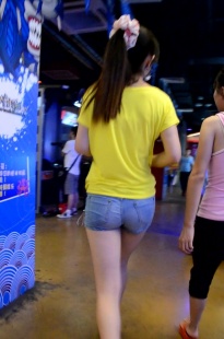 性感超紧绷热裤小妹[94M/MOV]