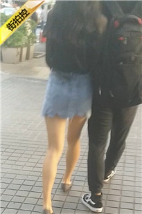 街拍MT搭配超短裙[153M/MP4]