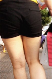 长腿热裤MM身材好[437M/MOV]