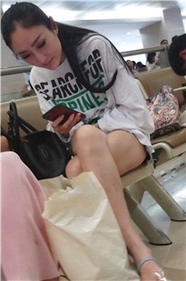 4K-白衣长腿美女[628M]