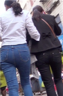 长牛仔裤翘臀美妇[497M/MTS]