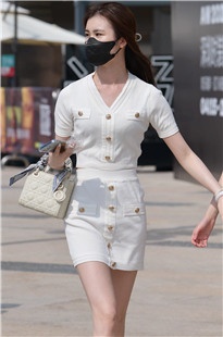 白皙美腿闺蜜3A6551[4.02G]