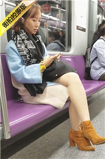 4K-街拍短裙肉丝褐色高跟短靴美眉[762M/MP4]