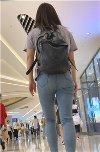 商场紧身灰牛仔紧屯美眉JS189[477M]